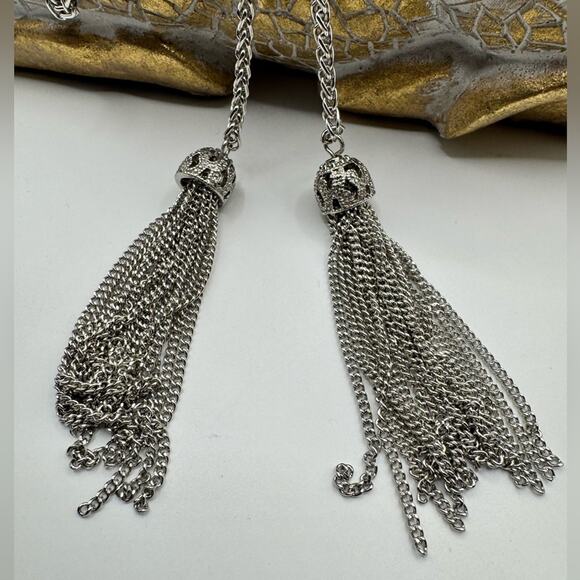 Silver tone Necklace / double dangle chains / double pendants  necklace EUC - Picture 1 of 2
